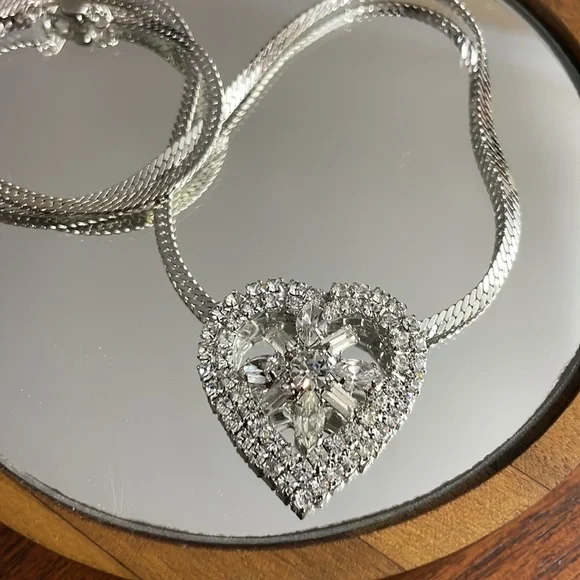 Women’s Necklace - Picture 2 of 2